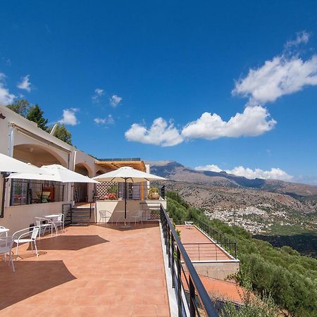 Villa Dio Petres Kroustas Екстериор снимка