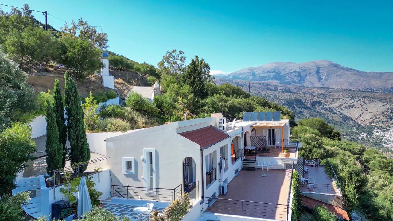 Villa Dio Petres Kroustas Екстериор снимка