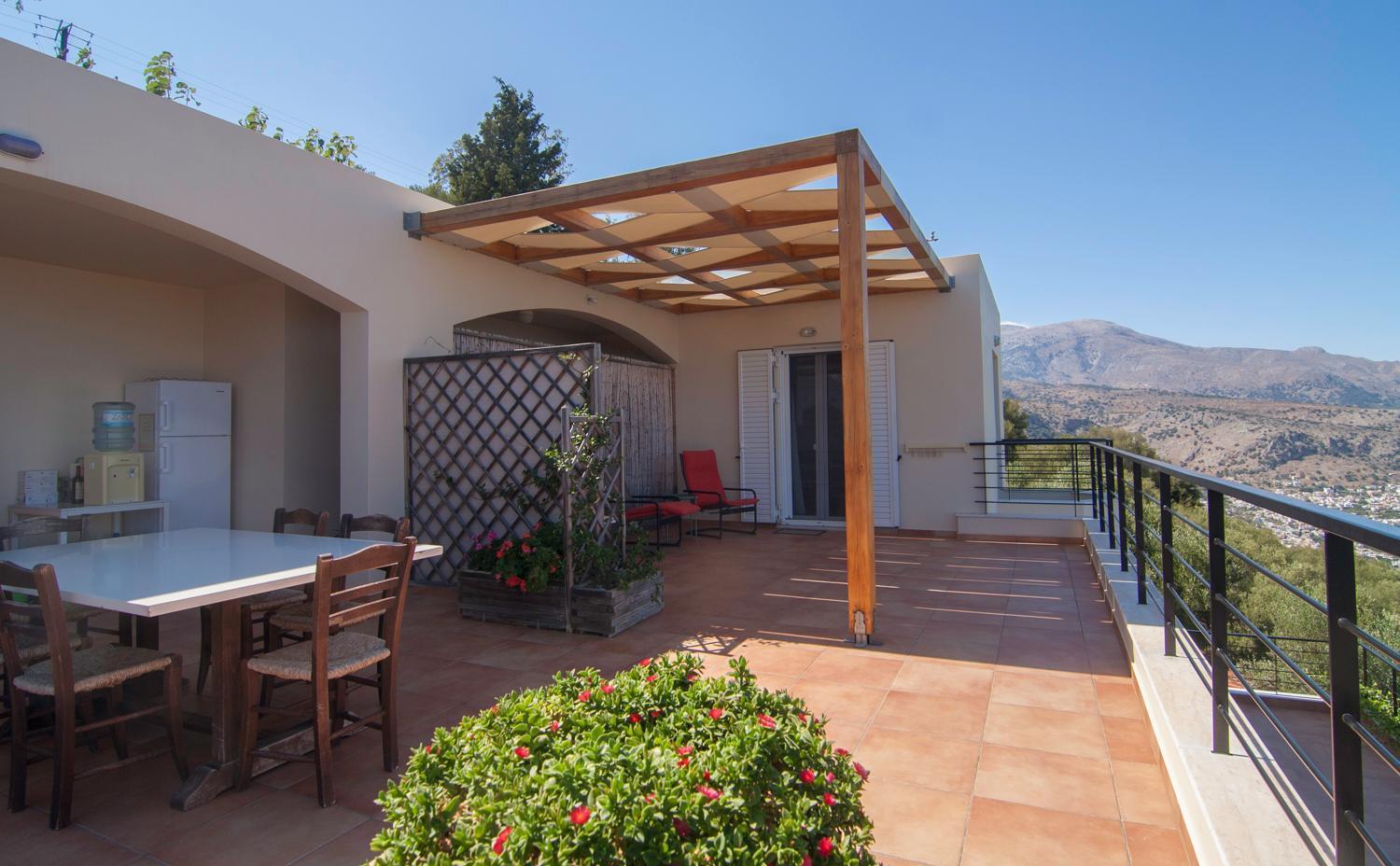 Villa Dio Petres Kroustas Екстериор снимка