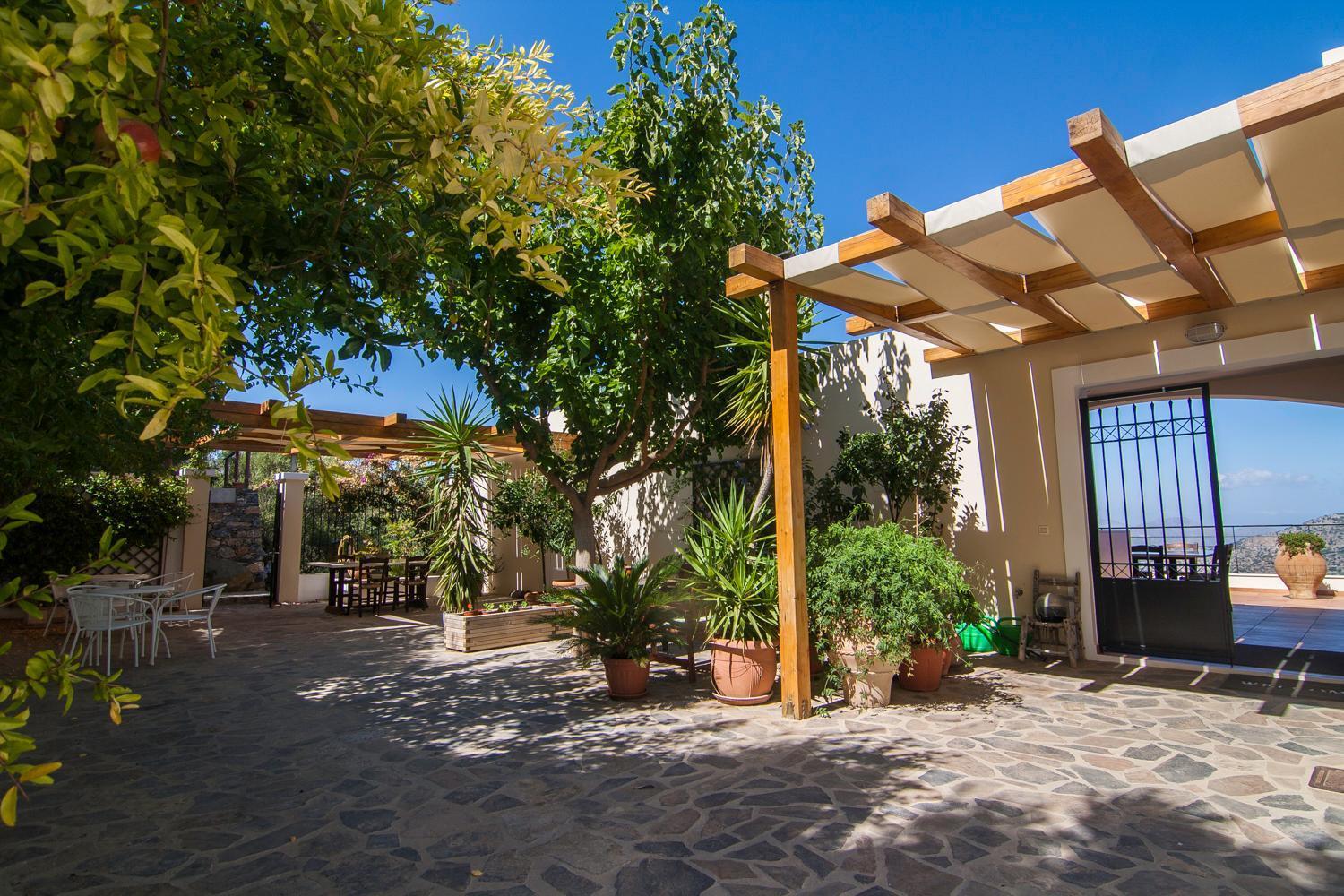 Villa Dio Petres Kroustas Екстериор снимка