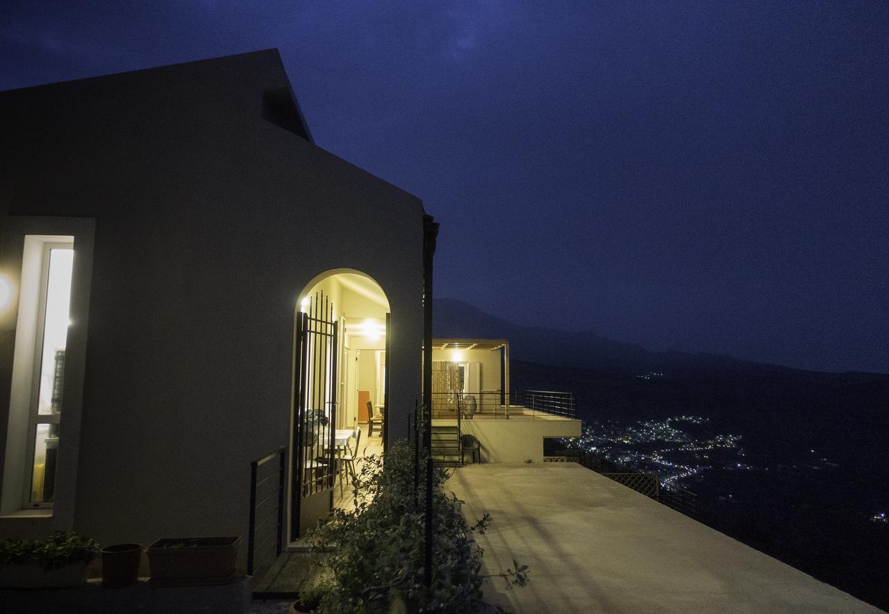 Villa Dio Petres Kroustas Екстериор снимка