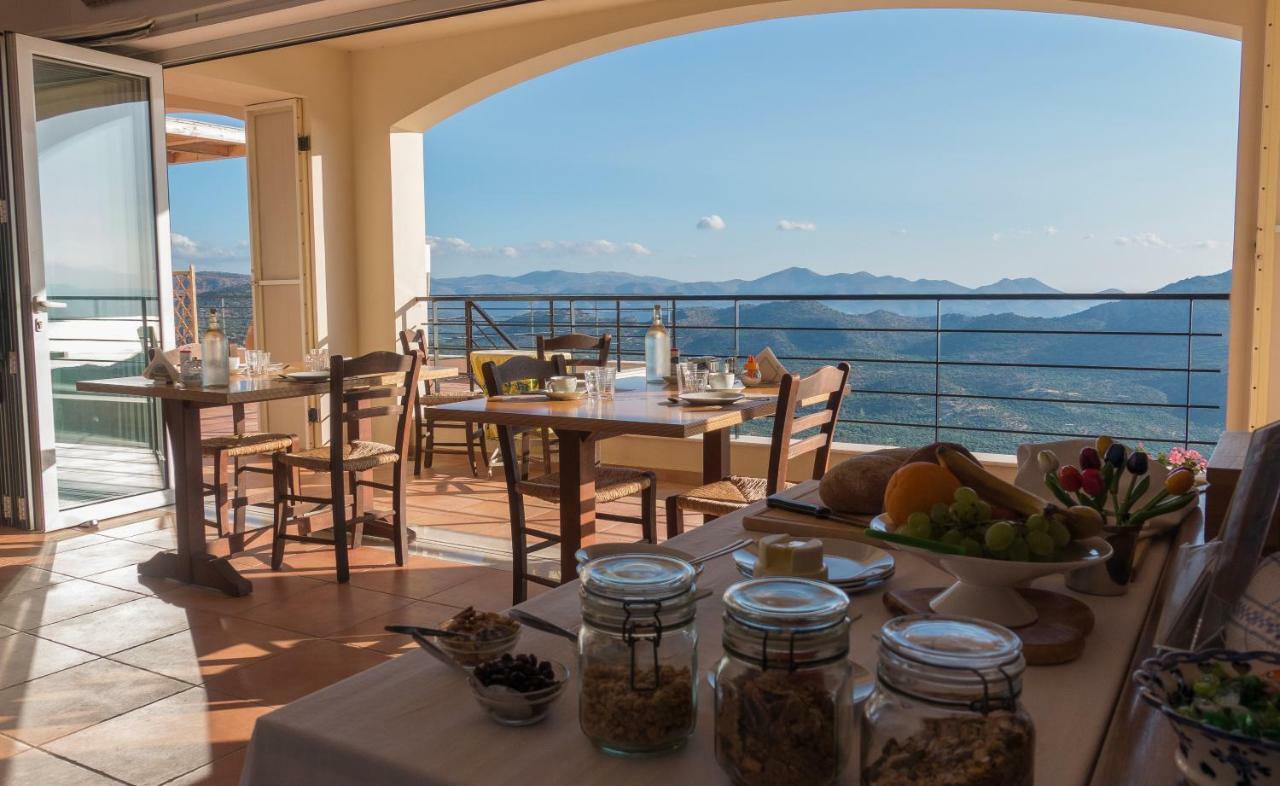 Villa Dio Petres Kroustas Екстериор снимка