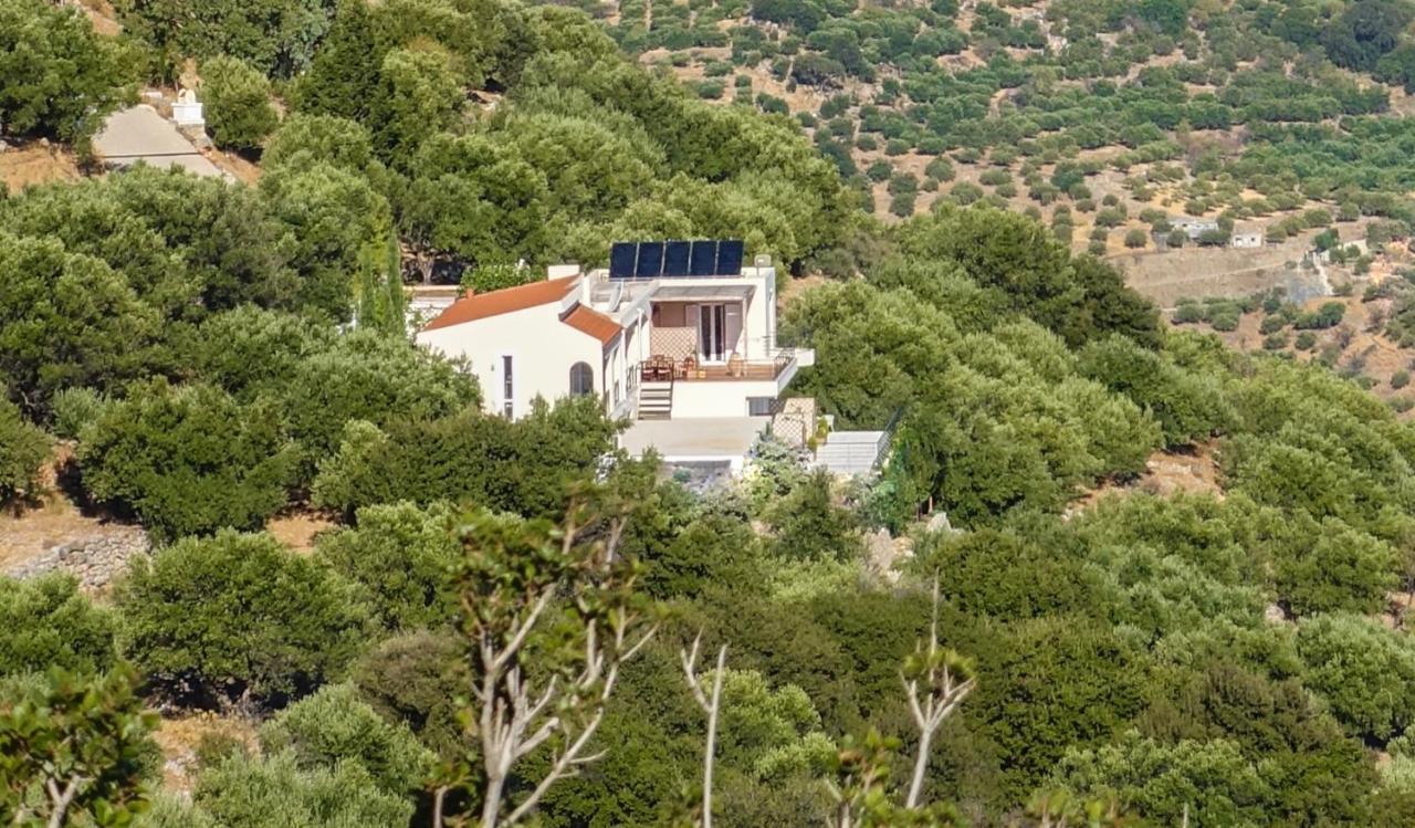 Villa Dio Petres Kroustas Екстериор снимка