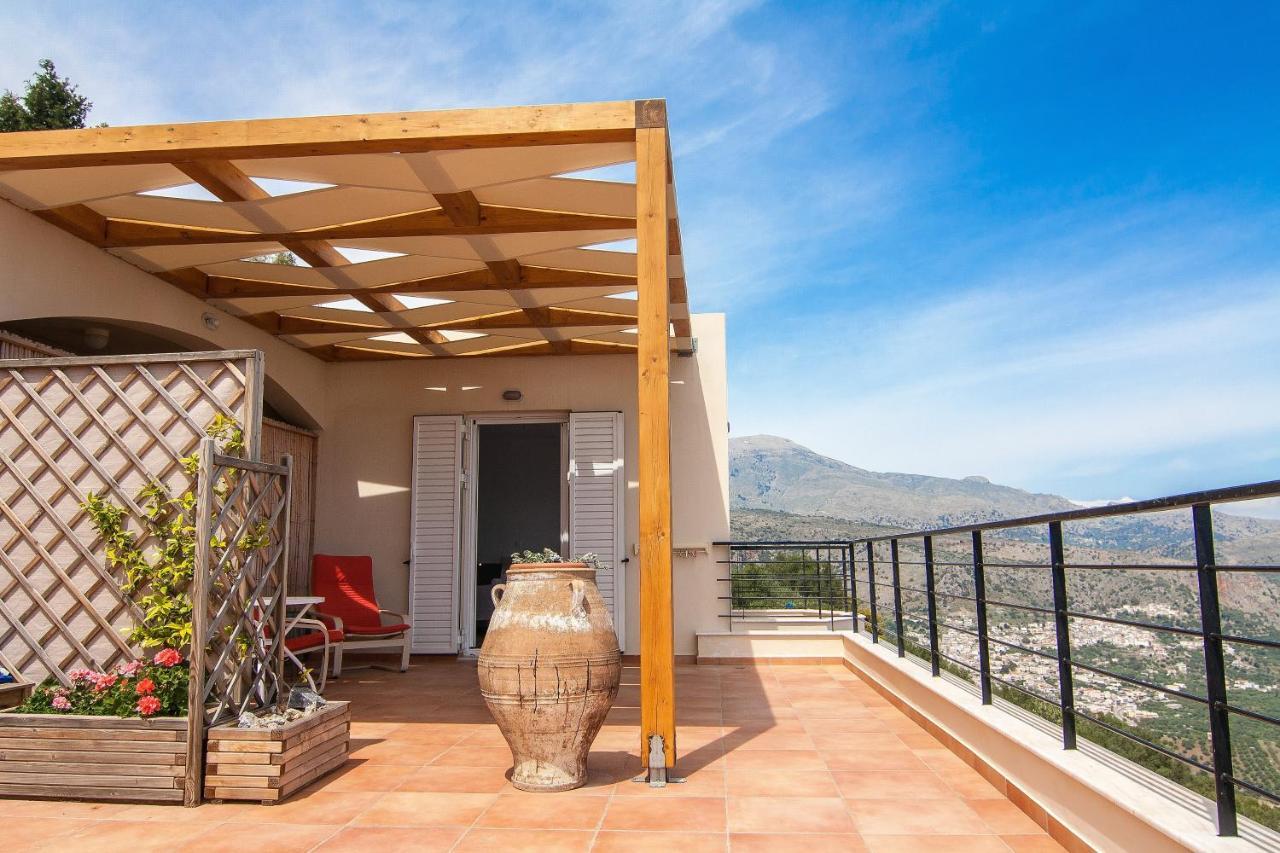 Villa Dio Petres Kroustas Екстериор снимка