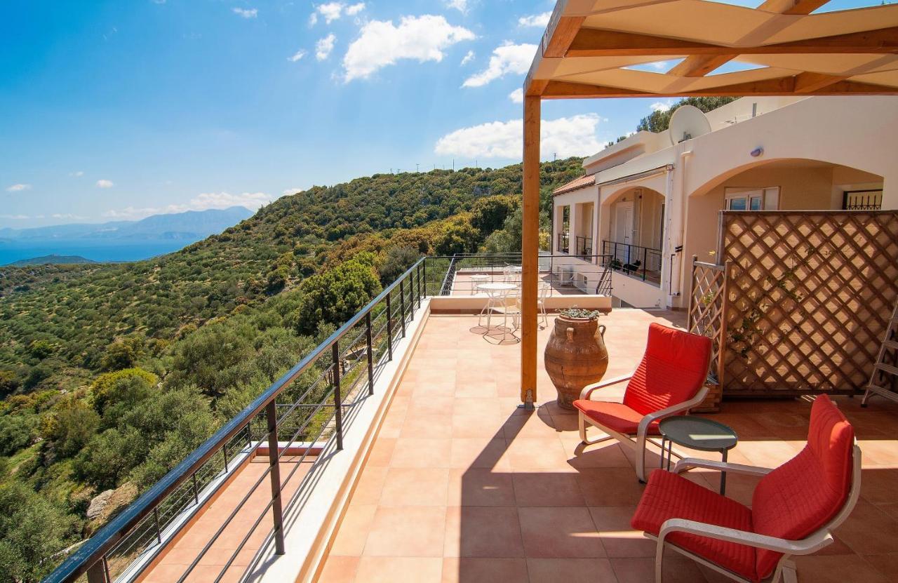 Villa Dio Petres Kroustas Екстериор снимка