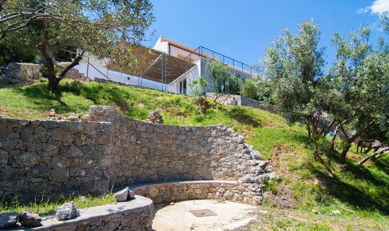 Villa Dio Petres Kroustas Екстериор снимка