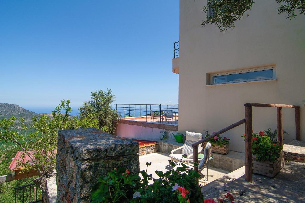 Villa Dio Petres Kroustas Екстериор снимка